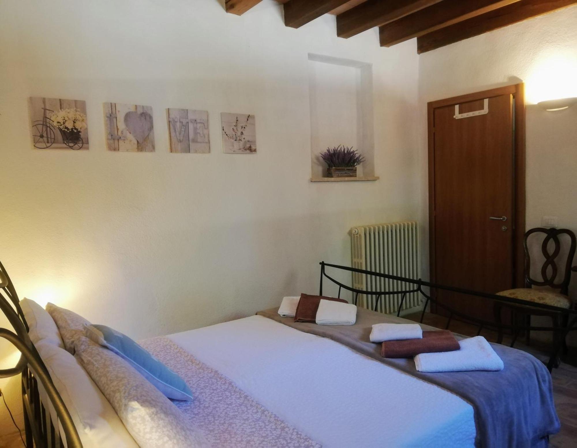 Le Ginestre Apartments Assisi Quarto foto